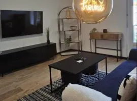 Elegant & Peaceful - Private Parking