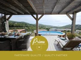 Vue mer et détente villa élégante avec piscine