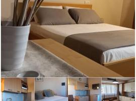 Solaria House appartamenti con cucina a 200 MT dalla Basilica di Padre Pio e 600 MT dall'ospedale Casa Sollievo della Sofferenza，位于圣乔瓦尼·罗通多的酒店