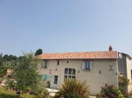 La Tour du Raygnier，位于Verneuil-le-Château的酒店