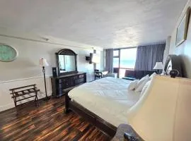 Beachfront Studio fit for a King