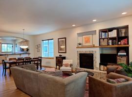 Rigden Retreat Garage, Dog Friendly, Near Trails，位于柯林斯堡的酒店