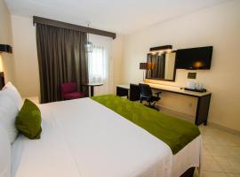 Eco City Hoteles，位于图斯特拉古铁雷斯的酒店