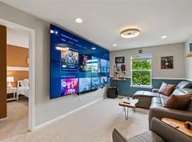 Large home, Fenced in Back Yard, Cathedral Ceiling