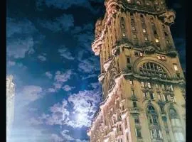 great view of Plaza de Independencia Palace Except