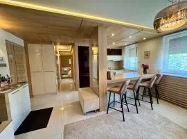 AVIRA Apartman