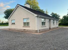 Ewe view cottage，位于Rosslea的酒店