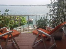 La terrazza Iseana，位于普雷多雷的酒店