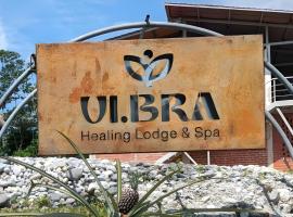 Vibra Healing Lodge y Spa，位于Teniente Hugo Ortiz的酒店