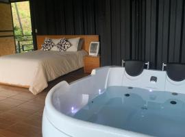 Cabañas Ecolodge Bless，位于Chiquinquirá的酒店