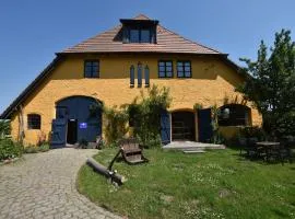 Besondere Ferienwohnung Bibliothek in Buschhagen, cleaning included