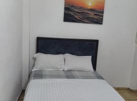 Barato y cómodo excelete ubicación Delfines，位于曼萨尼约的酒店