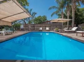 כחול ירוק בכפר - בקתות מהממות עם ג'קוזי ובריכה מחוממת