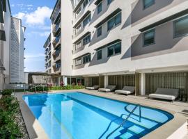 Lowanna Beach Resort Kawana，位于卡瓦纳华特斯的酒店