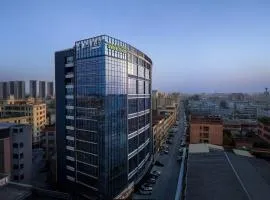 Dongguan Qishi Kangmen Purple Hotel