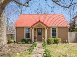 Little Red Roof-1mi to Downtown-Along Bike Trail