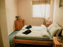 Hotel Lūrmaņi，位于罗亚的酒店