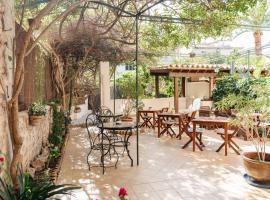 Hotel Casa Bougainvillea，位于索列尔的酒店