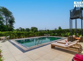 StayVista at Avanya Retreat with Bonfire, BBQ，位于马尼萨的酒店