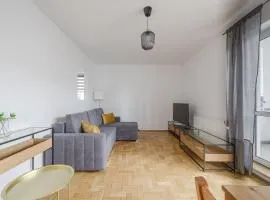 Katowicka Comfort Apartment by BookingHost