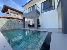 Eakmongkol Luxury Five-Bedroom Pool Villa