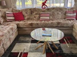 27 Glenfinart Caravan Park，位于达农的酒店