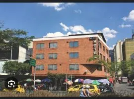 Hmetrohotel
