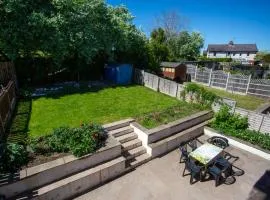 Cozy 3 bed family home by park