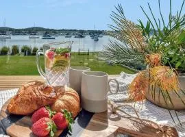 The Little Lake House Waterfront Escape