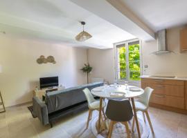 Le Lavandin - 3 to 4 beds - Hypercentre - Wifi，位于阿普特的酒店