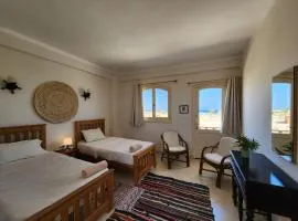 Rayhana Guest House，位于马萨阿拉姆的海滩短租房