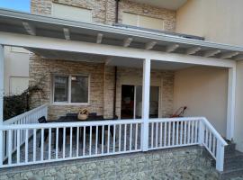 CASA AL MARE, Lura 3 Gjiri i Lalzit，位于Mullini i Danit的酒店