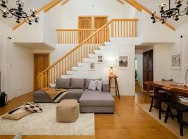 Forest Cabins at Woodsborough，位于Galicias的酒店