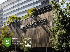 Almacruz Hotel y Centro de Convenciones (Ex Galerías)，位于圣地亚哥的酒店