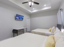 Apt.2 Nice and Cozy 2bed 2bath，位于法尔的酒店