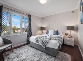 Older Cottage Style 3BR in Rangeway