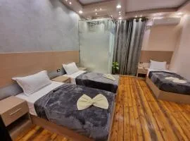 Cairo Plaza, Empress! Hotel