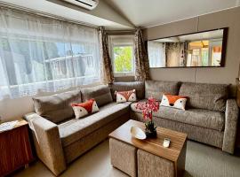 Mobile home Myosotis camping siblu，位于弗雷瑞斯的豪华帐篷营地