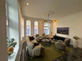 Elegant Three-Bedroom Apartment with Stunning Sea Views - Premium property with limited availability - Secure your booking for Christmas 2025 and Summer 2026