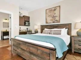 Main Street Retreat #2 - King Bed, On Main St, Shared Hot Tub & Pool