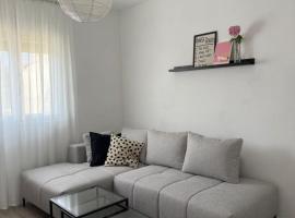 Cloud 9 Apartment，位于Lajkovići的酒店