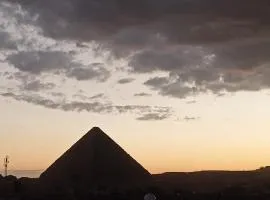 Phoenix Pyramids View Inn