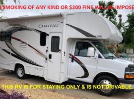 AJ-XL RV Rental，位于里西达的露营地