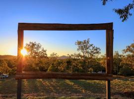 Mt Larcom Tourist Park，位于Mount Larcom的度假园