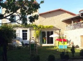 Maison de caractère avec jardin, terrasse et équipements famille - Proche plan d'eau et forêt - FR-1-653-47