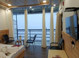 Hotel Parikrama，位于Tisa的酒店