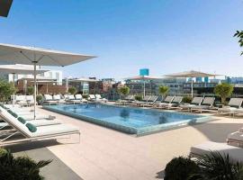 North End TD Garden Condo Shared Pool & Rooftop，位于波士顿的酒店