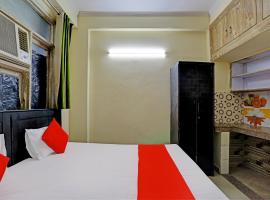 Hotel O Wamson Alpha Co living Stays，位于Kalkaji Devi的酒店