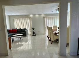 Casa completa, Hosp Angeles, Tec Mty y Facturamos，位于托雷翁的酒店