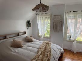 Gîte Traversière，位于法莱斯的酒店